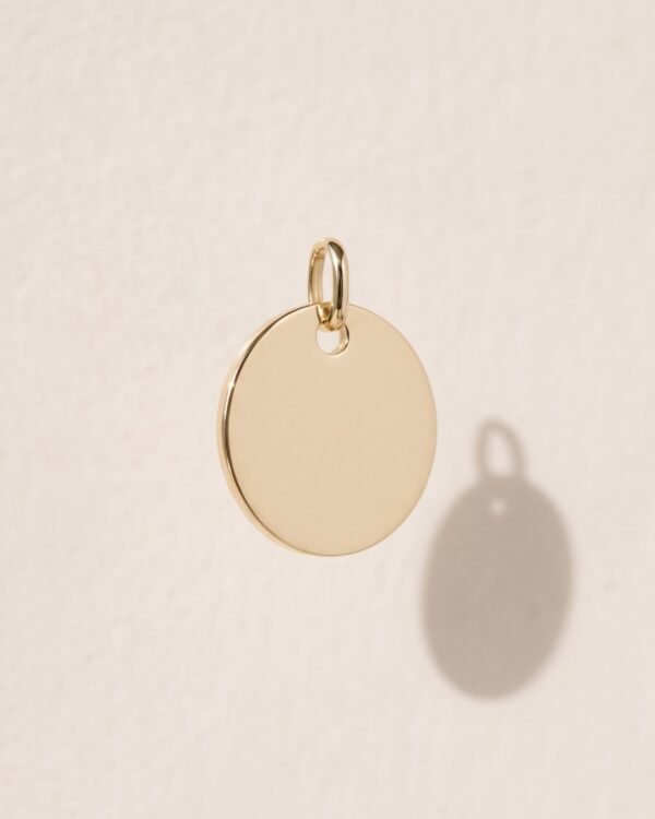Naïa pendentif à graver médaillon gravure Cénélia plaqué or 18 carats médaillon gravure