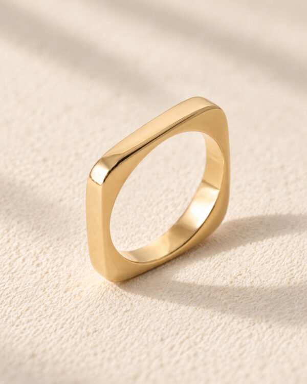Rellie bague carrée plaqué or